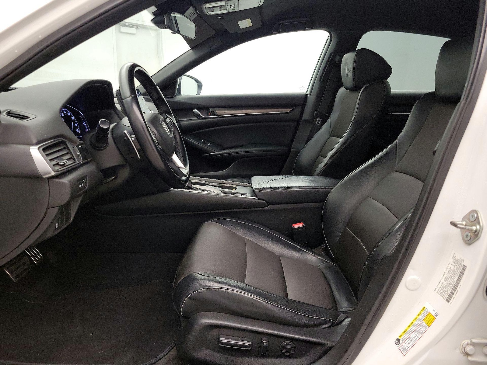 Power Seat(s) & Side Airbags