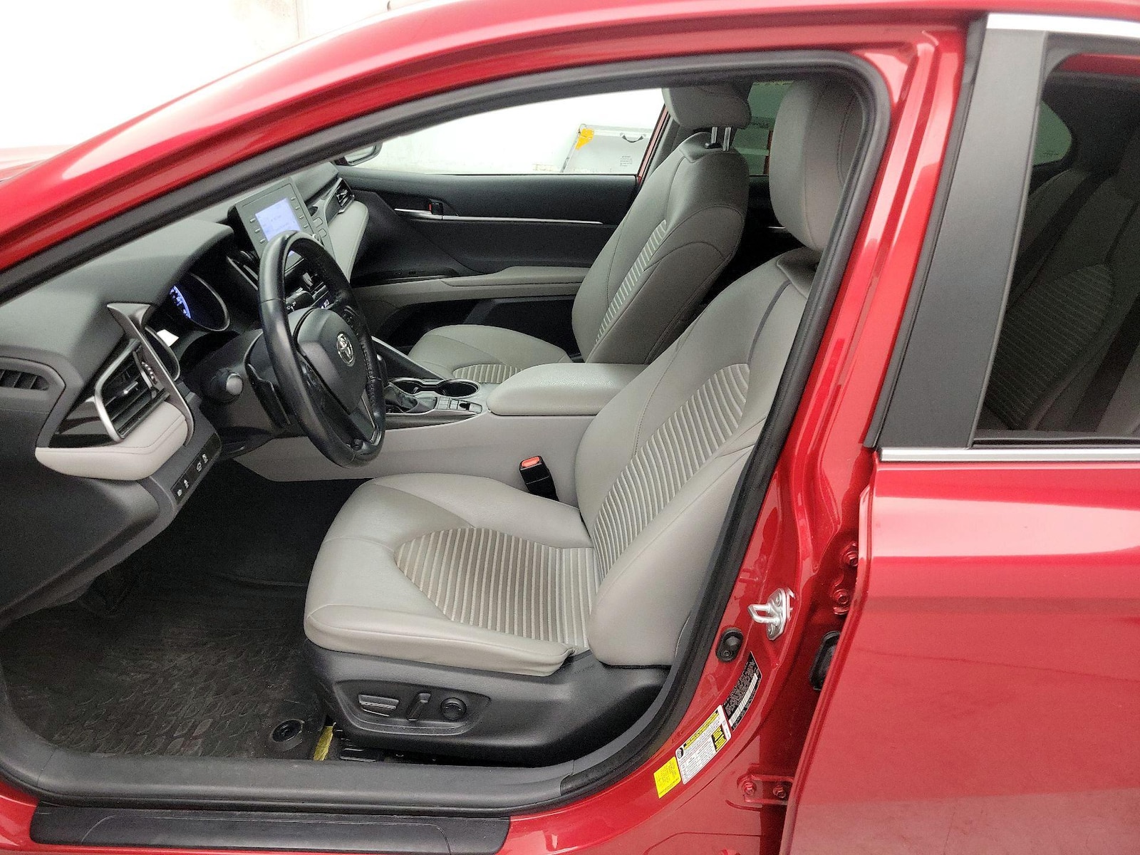 Power Seat(s) & Side Airbags