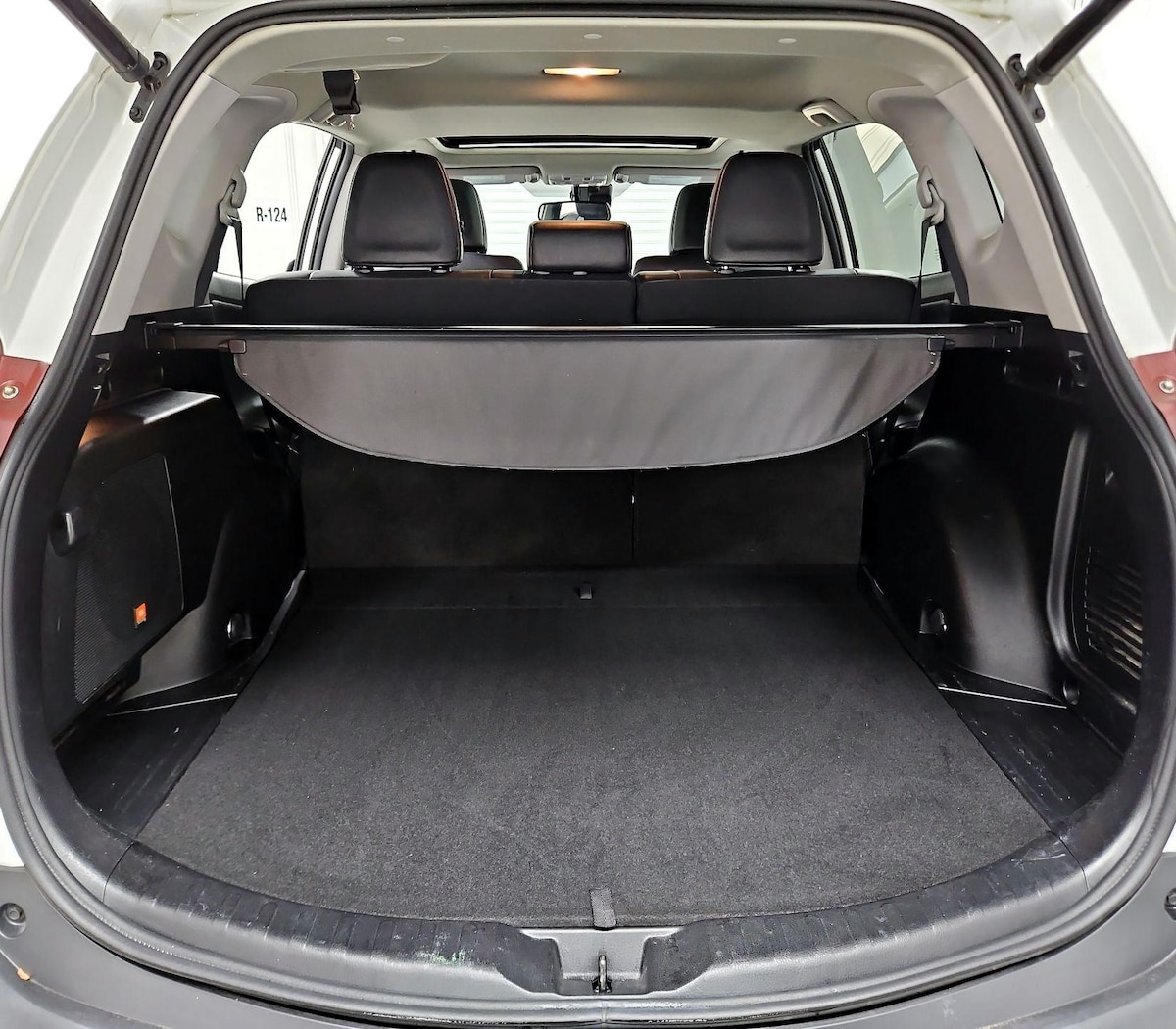 Trunk/Cargo (Seats Up)