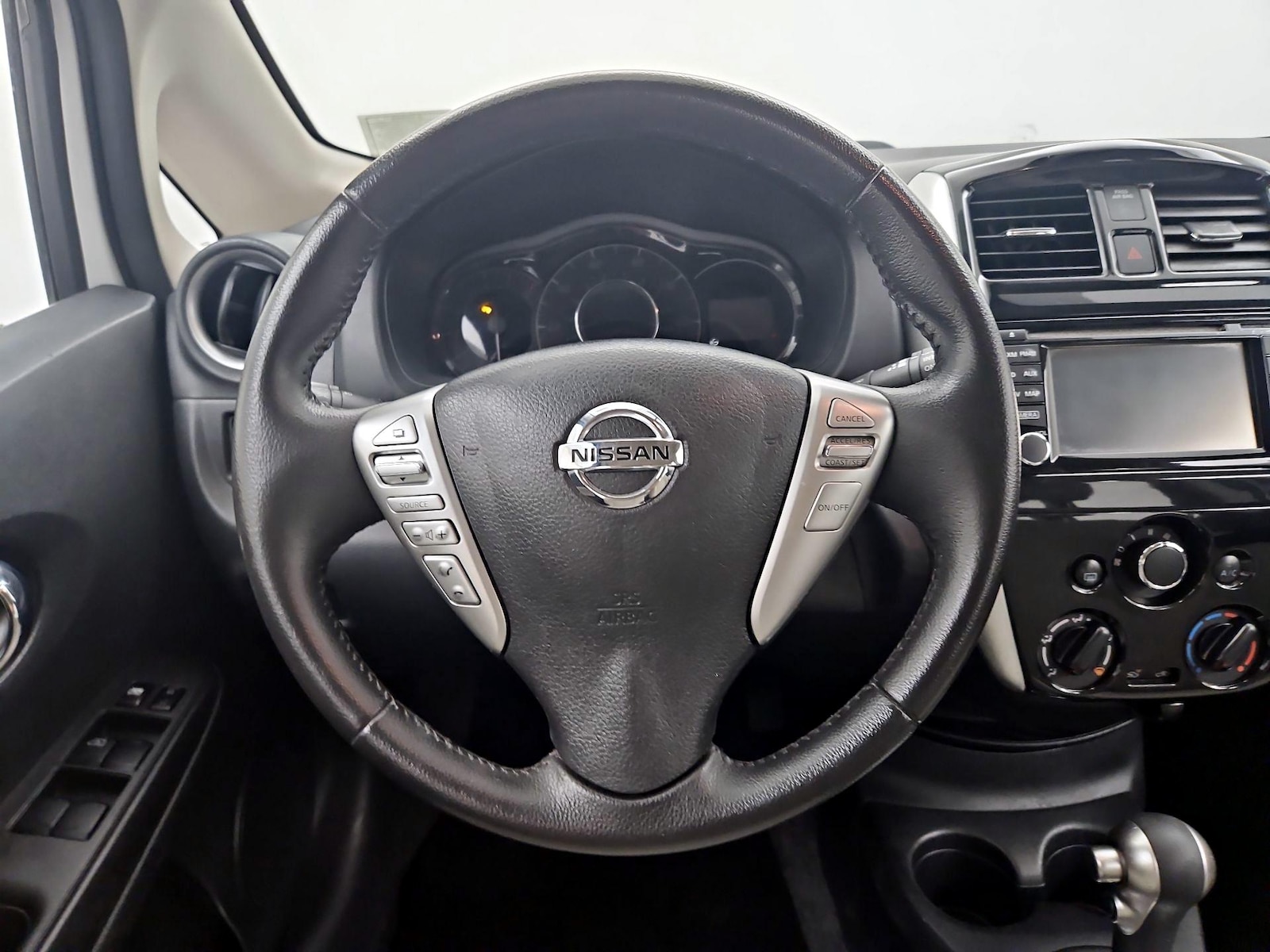 2016 Nissan Versa Note SL - Photo 11
