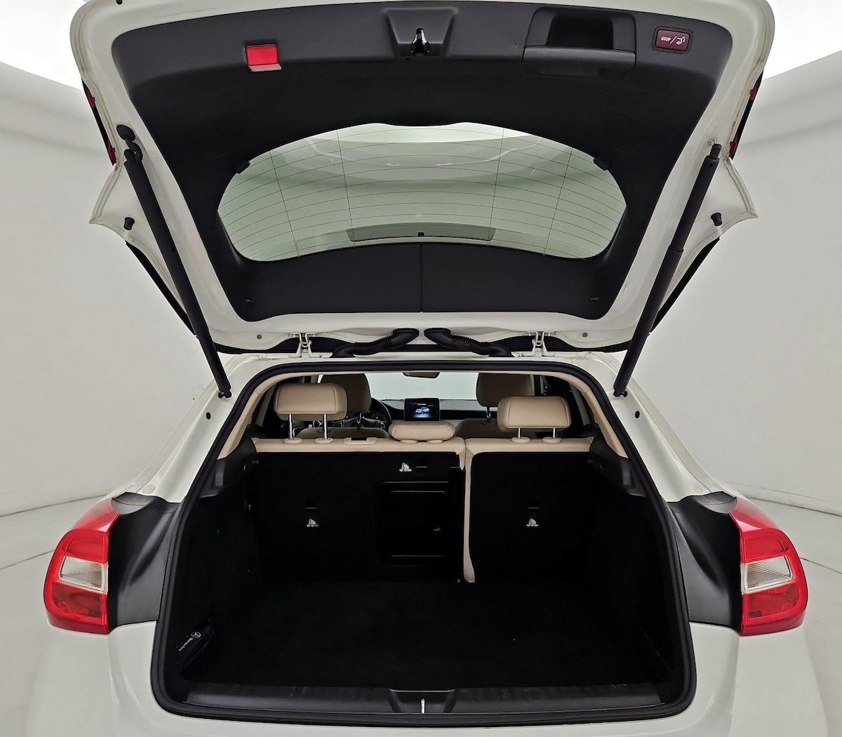 Trunk/Cargo (Seats Up)
