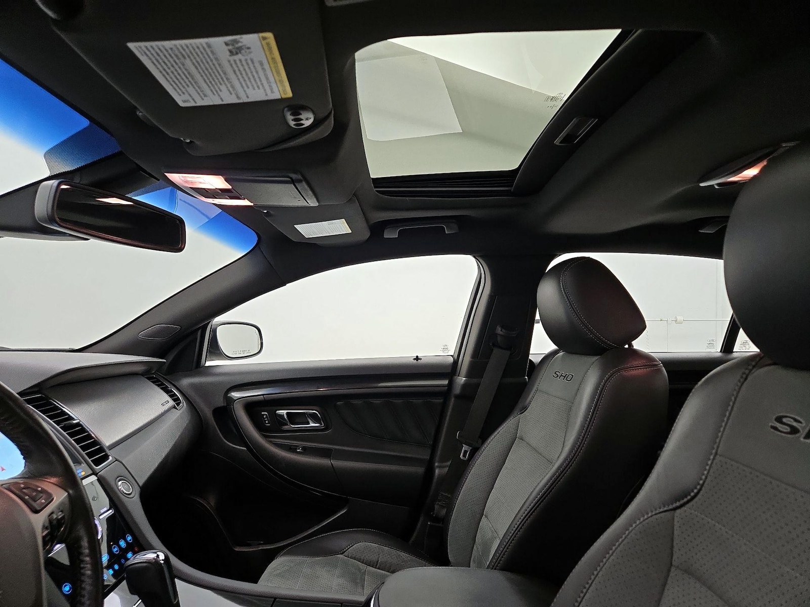 Sunroof(s) & Overhead Airbags