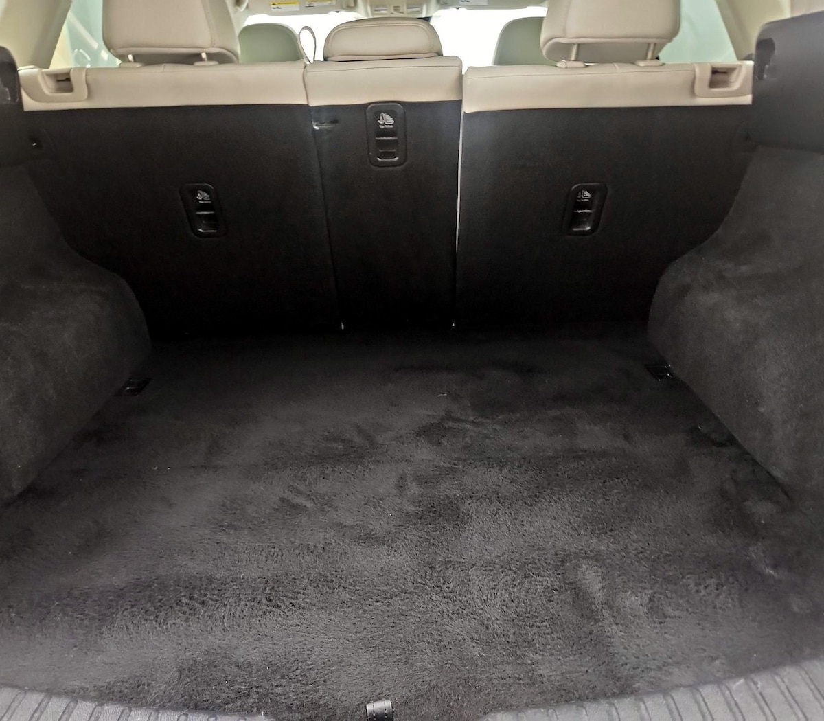 Trunk/Cargo (Seats Up)