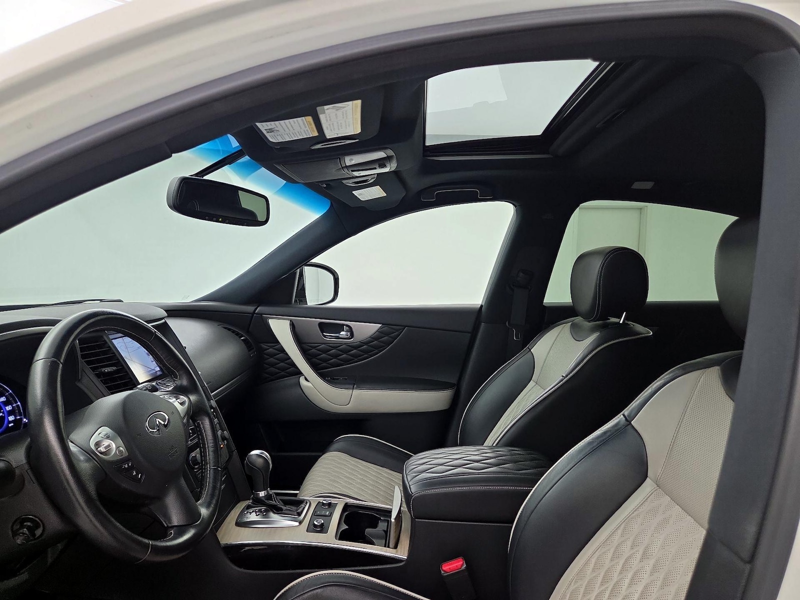 Sunroof(s) & Overhead Airbags