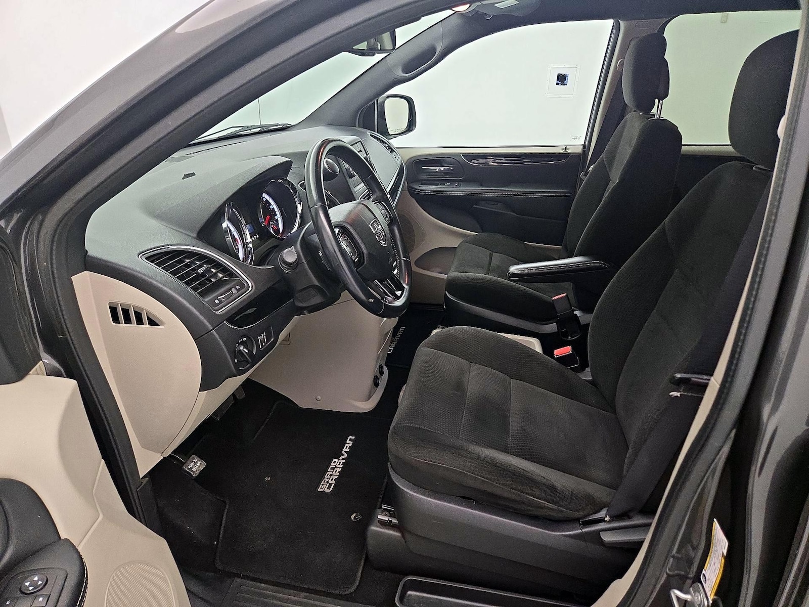 Power Seat(s) & Side Airbags