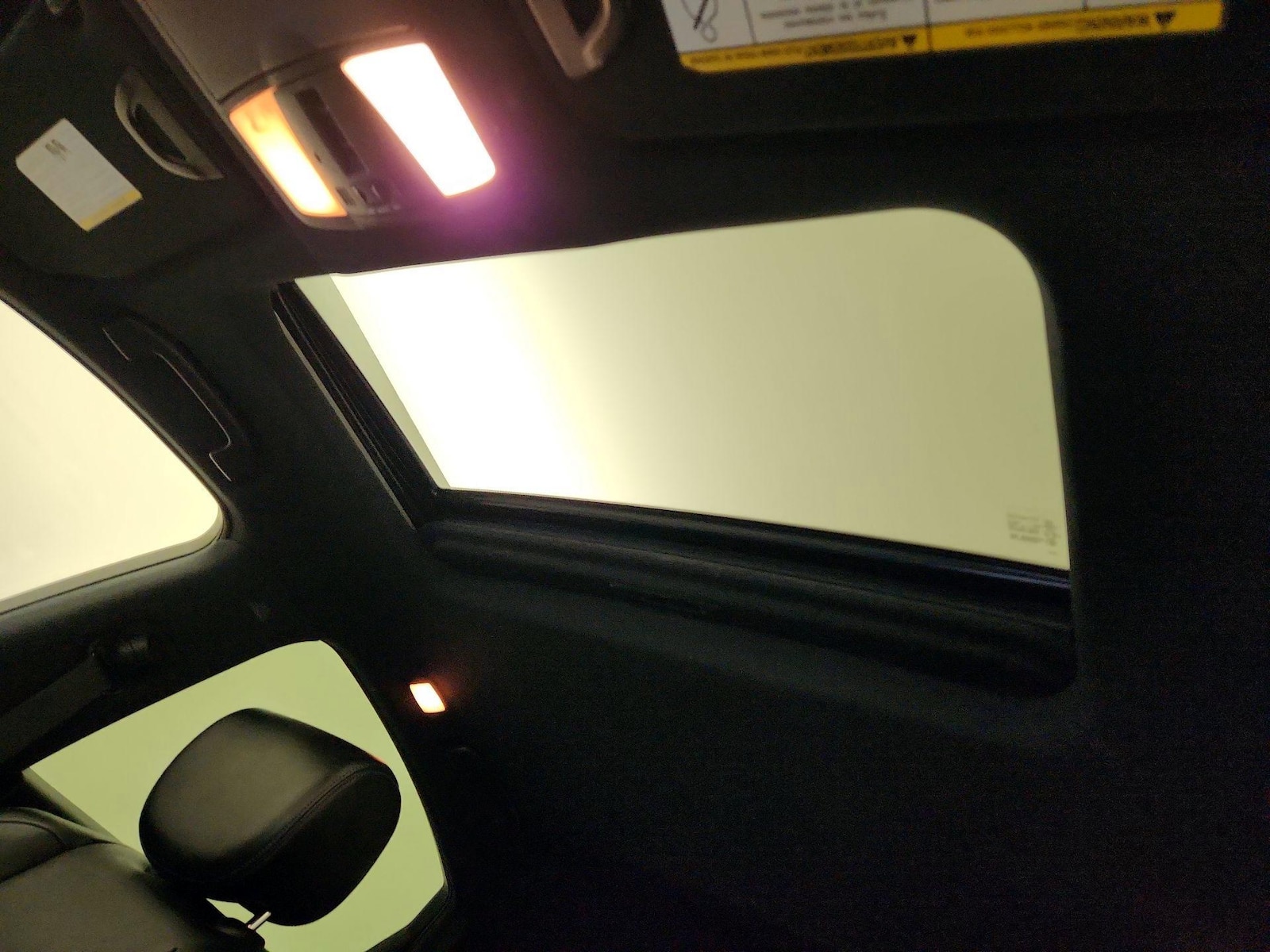 Sunroof(s) & Overhead Airbags