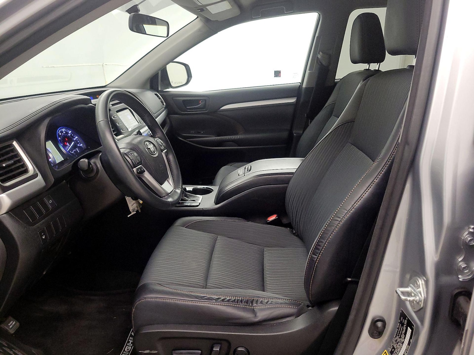 Power Seat(s) & Side Airbags
