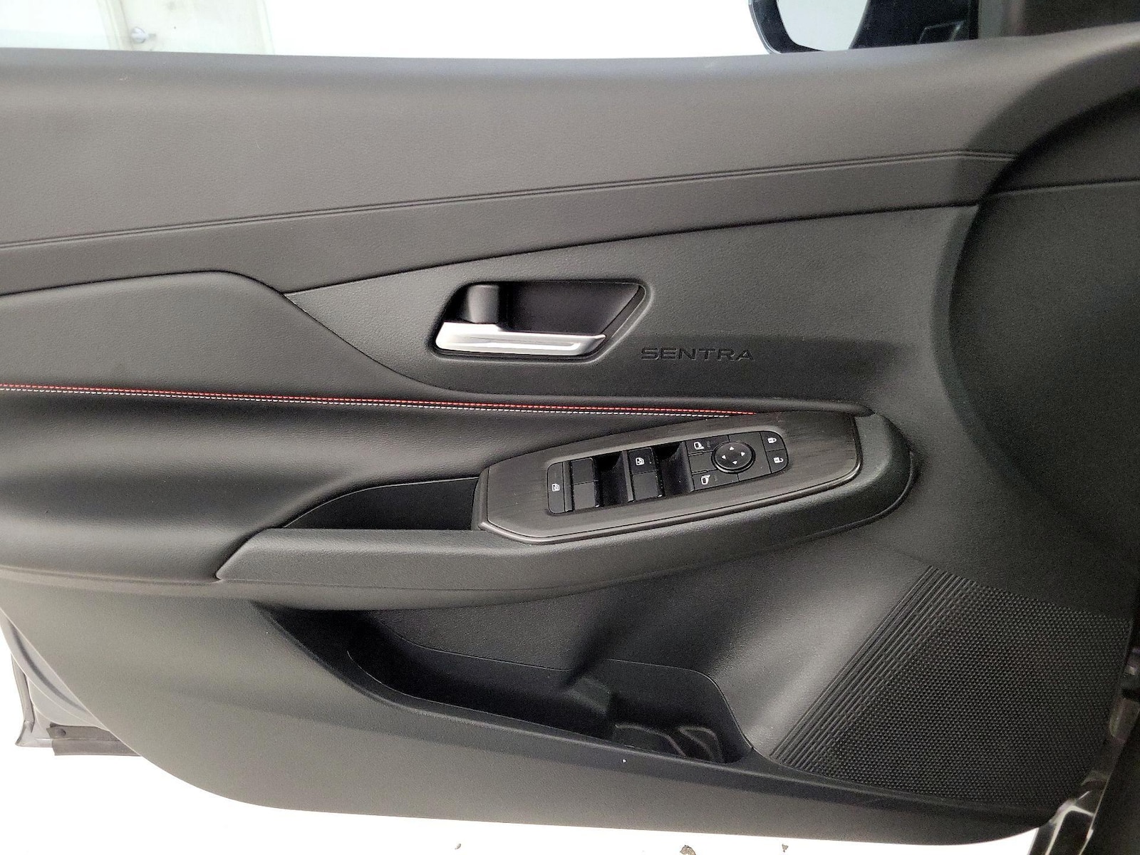 2026 Nissan Sentra SR - Photo 13
