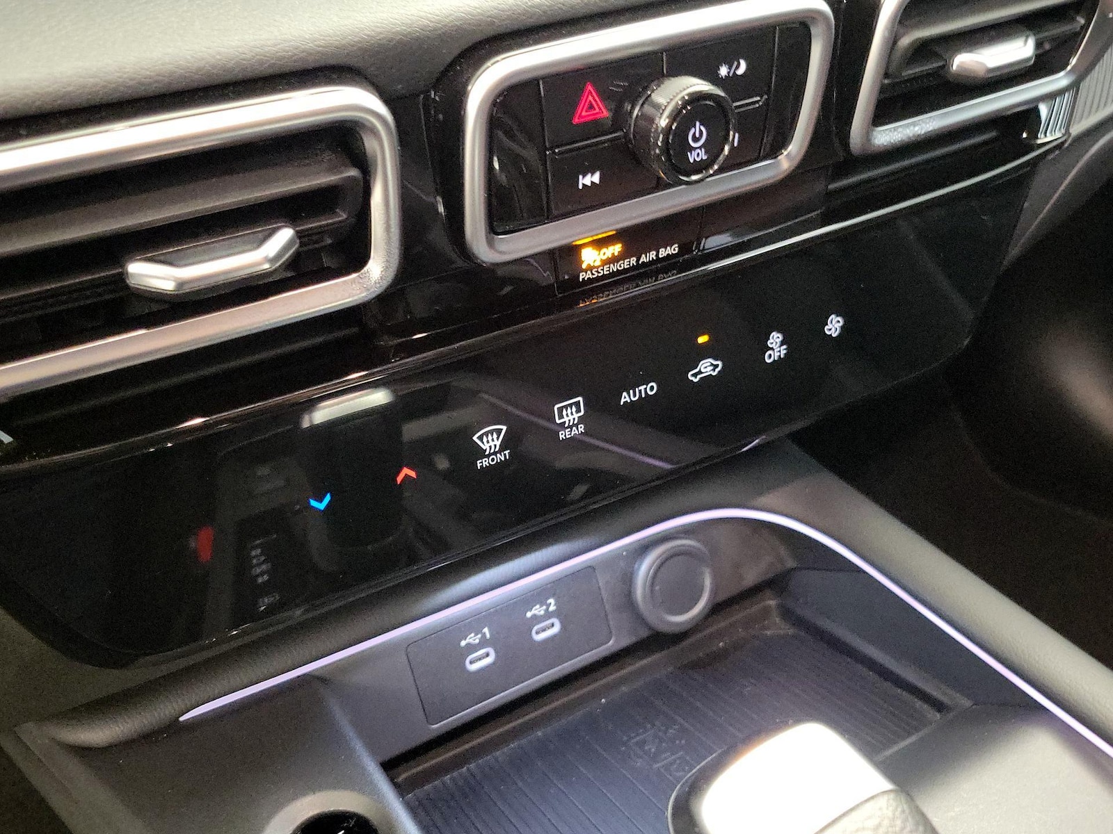 2026 Nissan Sentra SR - Photo 17