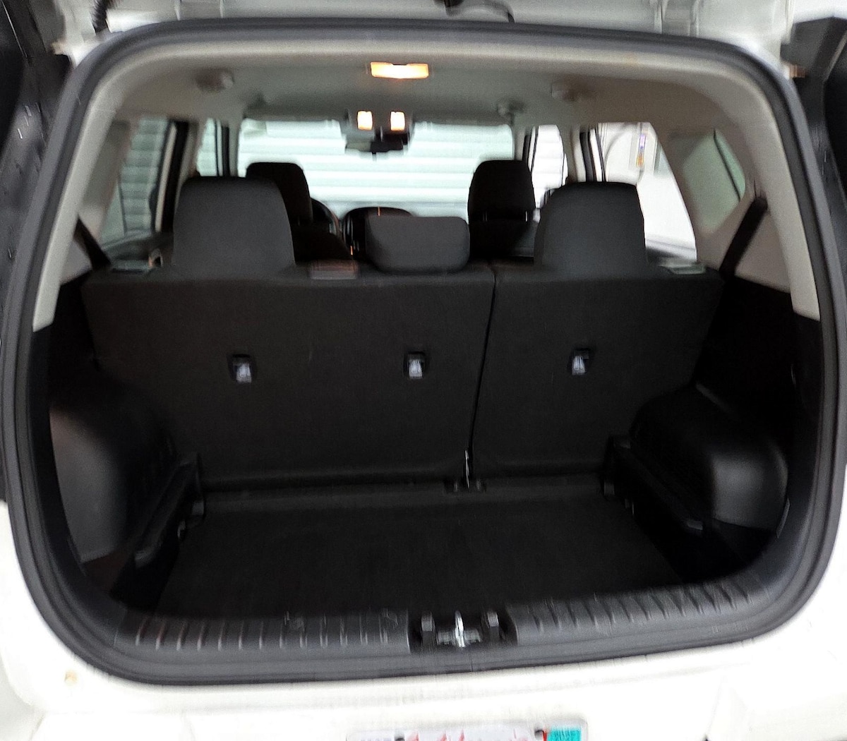 Trunk/Cargo (Seats Up)