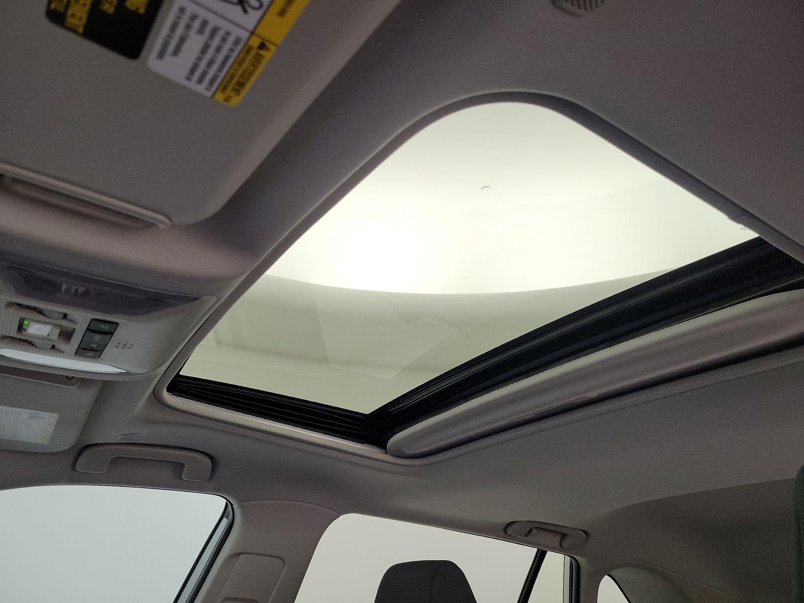 Sunroof(s) & Overhead Airbags