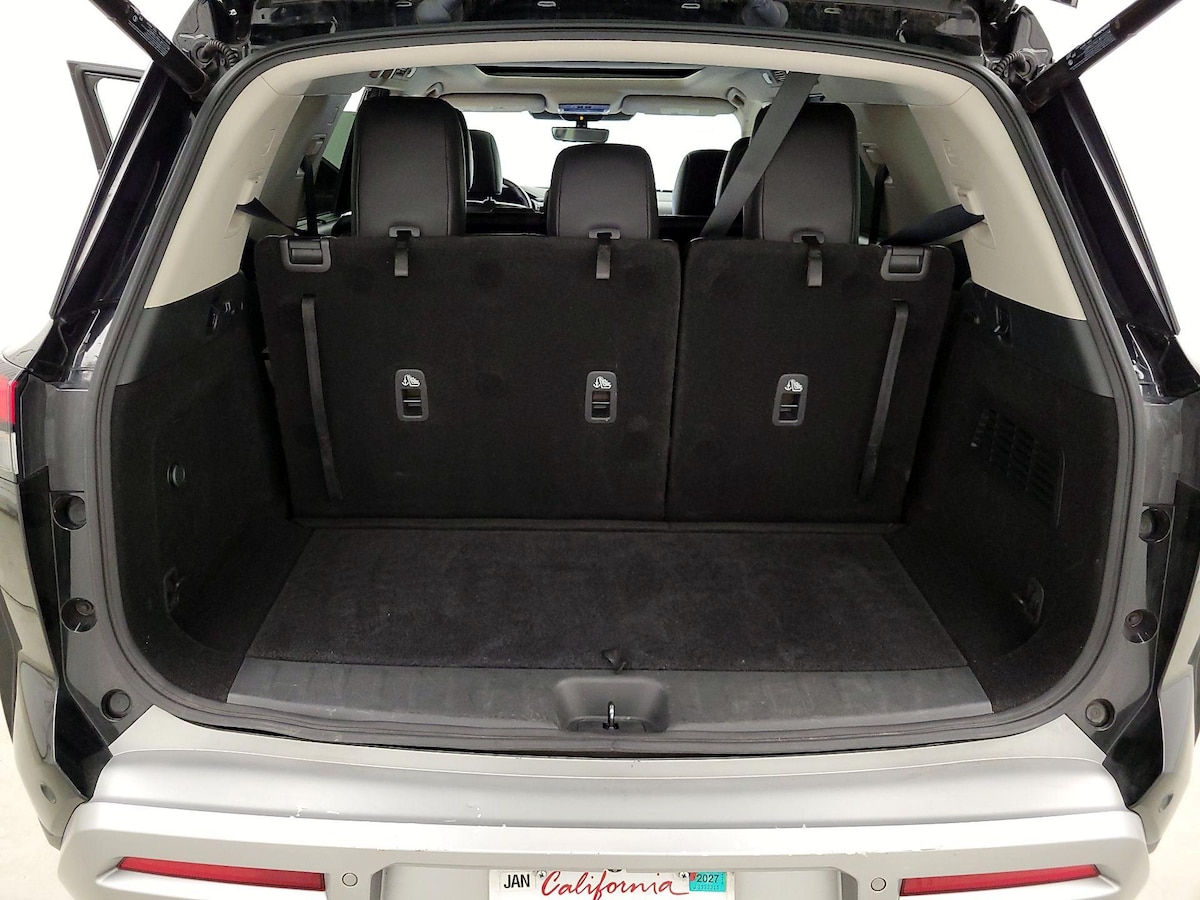 Trunk/Cargo (Seats Up)