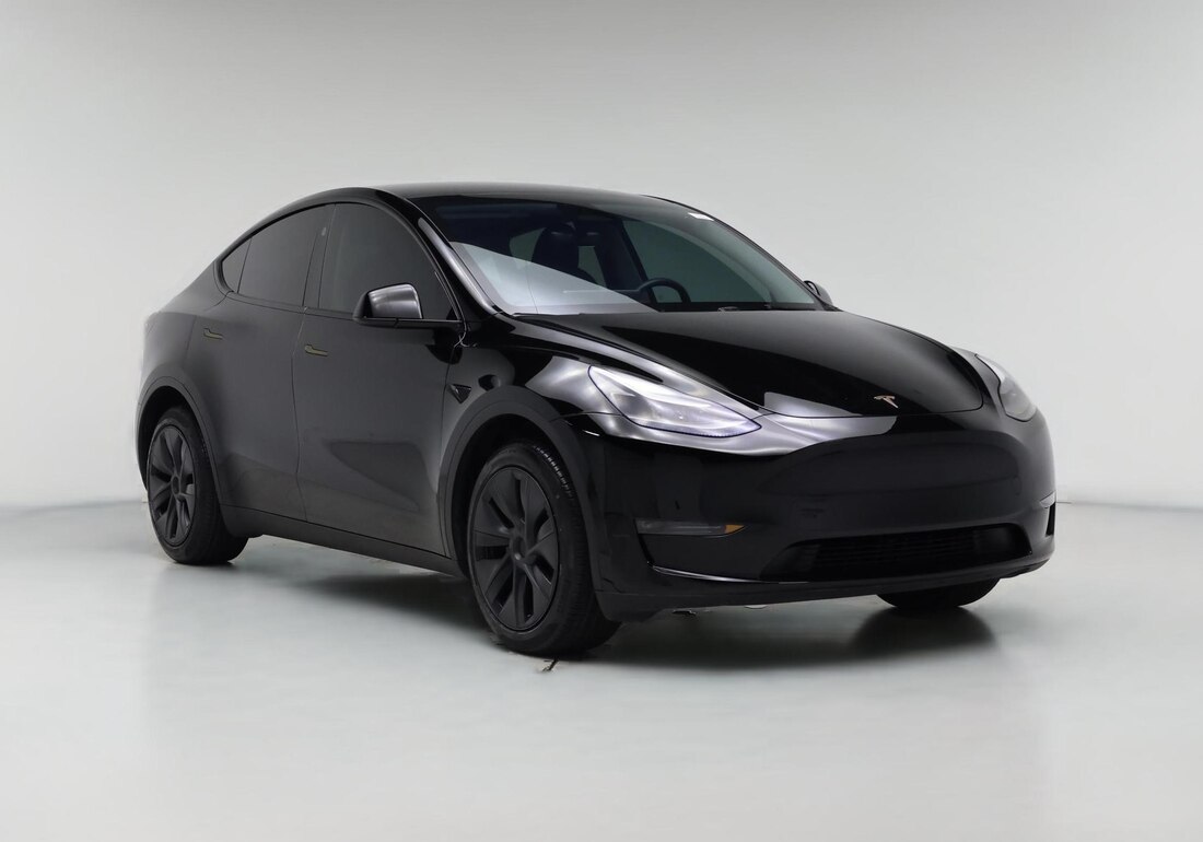 2025 Tesla Model Y Long Range All-Wheel Drive in Black — CarMax photo