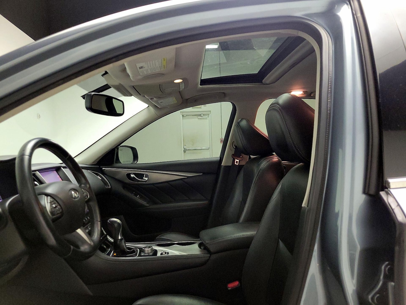 Sunroof(s) & Overhead Airbags