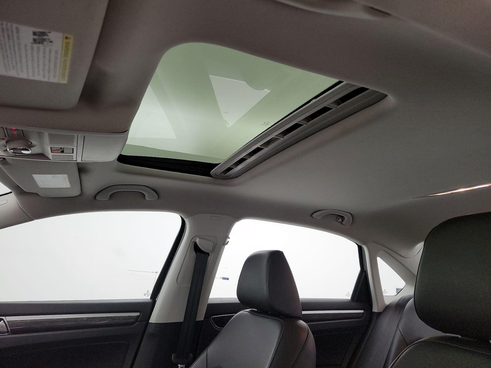 Sunroof(s) & Overhead Airbags