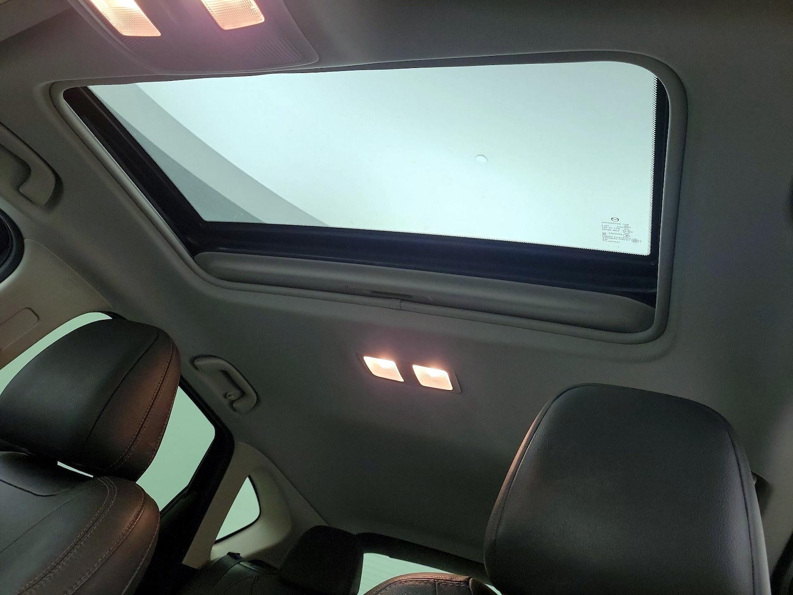 Sunroof(s) & Overhead Airbags