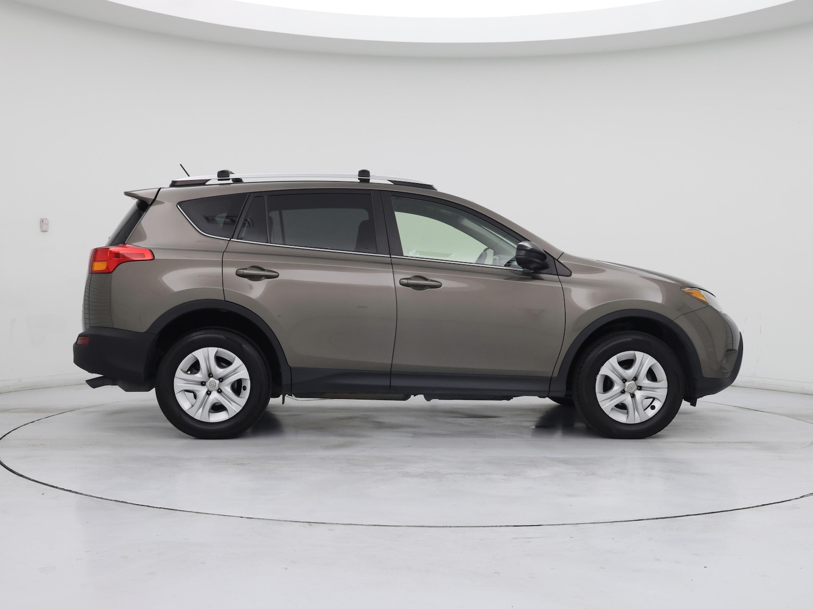 2015 Toyota RAV4 LE - Photo 8