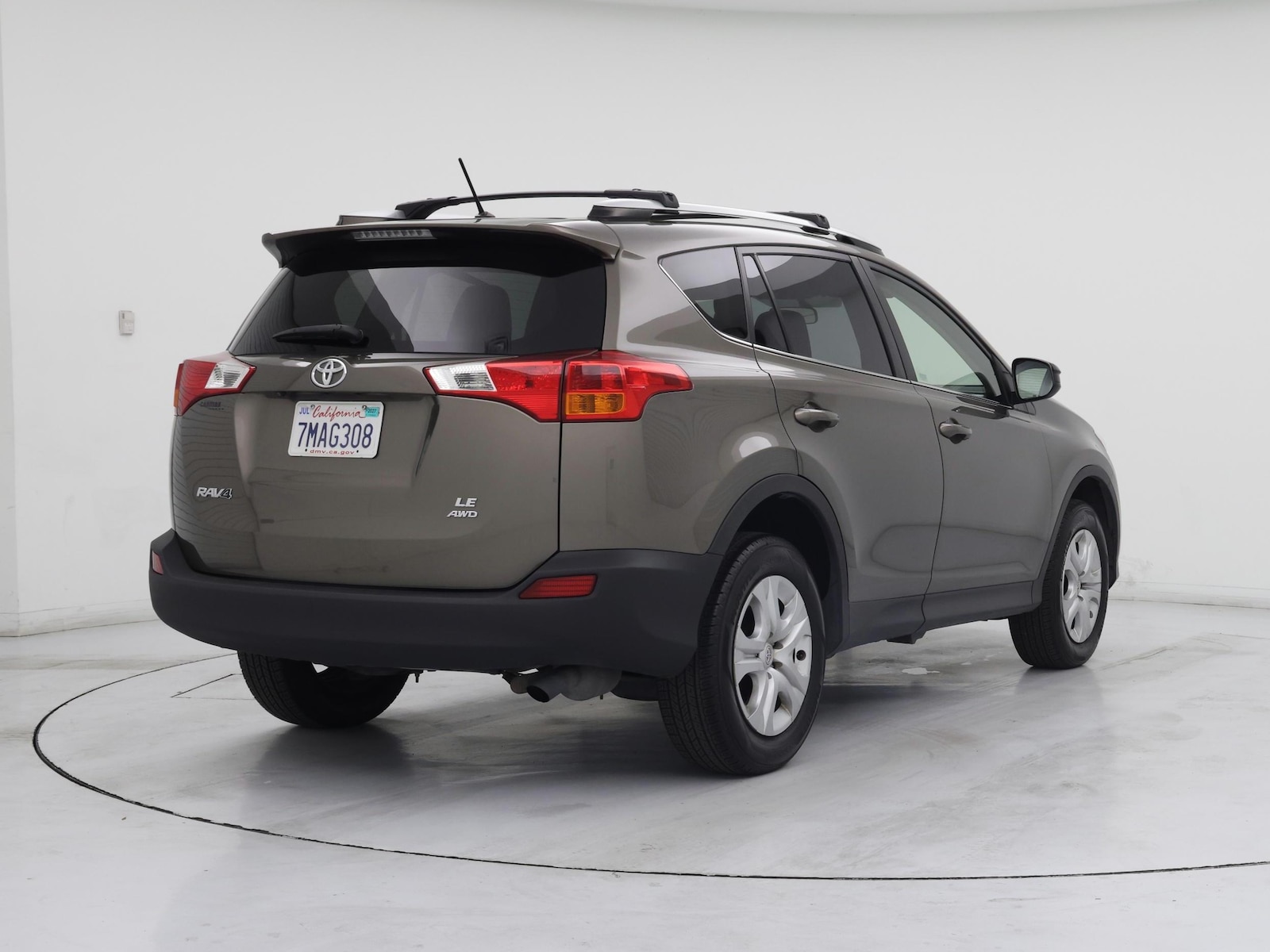 2015 Toyota RAV4 LE - Photo 9