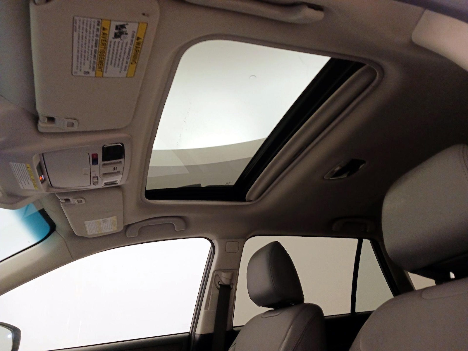Sunroof(s) & Overhead Airbags