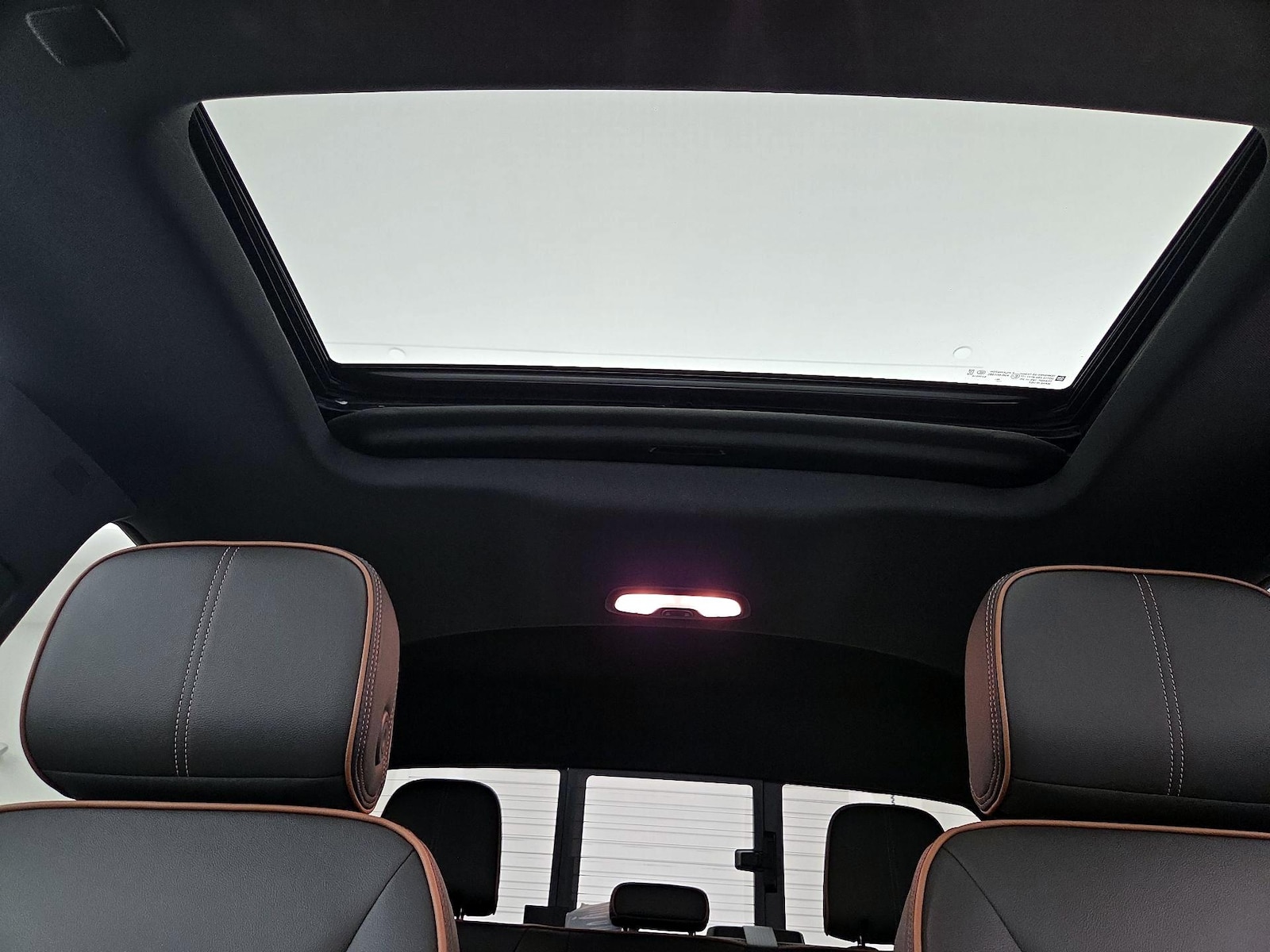 Sunroof(s) & Overhead Airbags