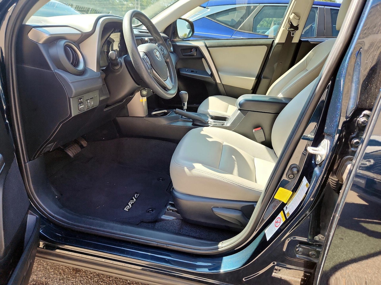 Leather Seats & Side Airbags