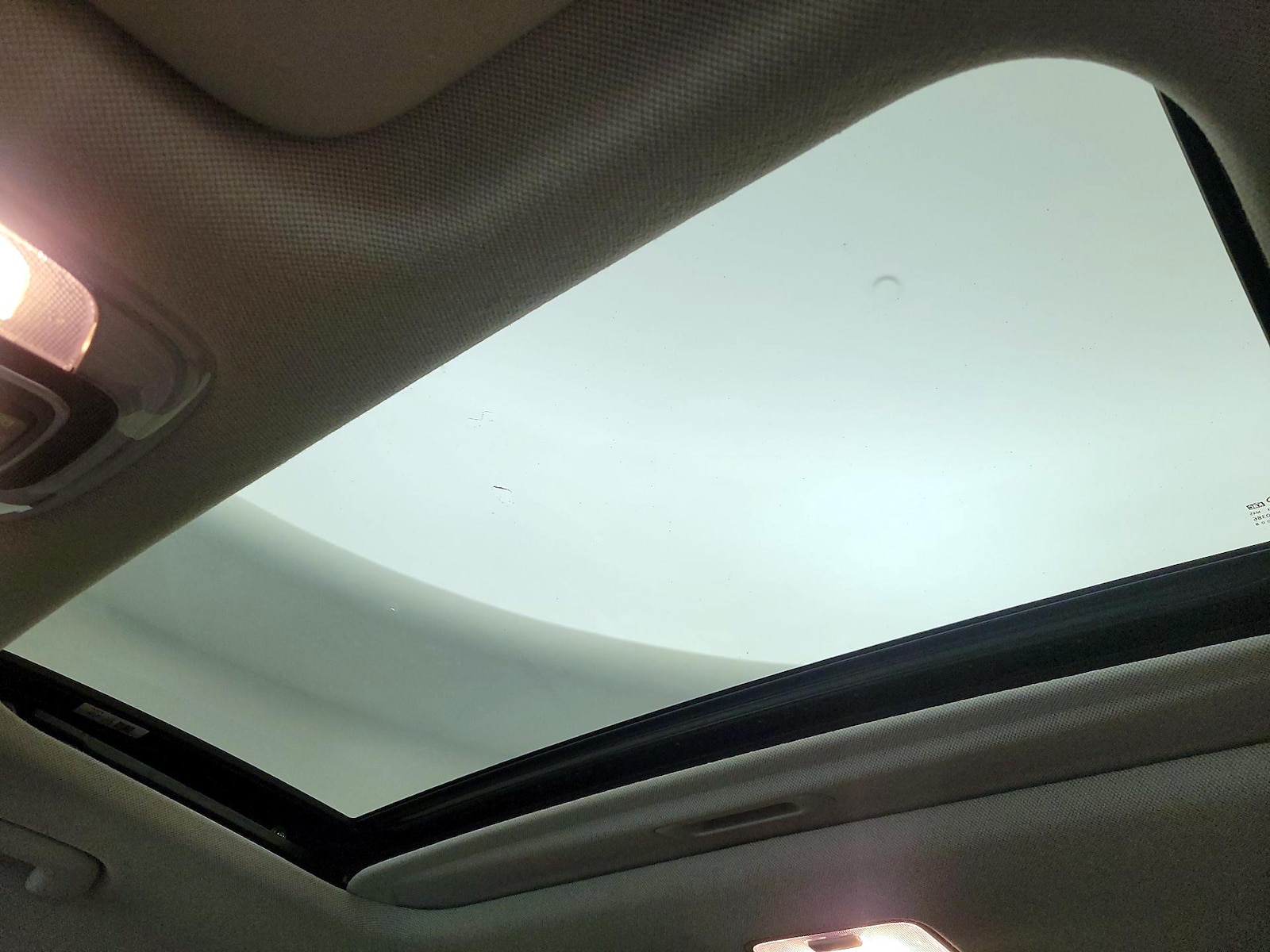 Sunroof(s) & Overhead Airbags