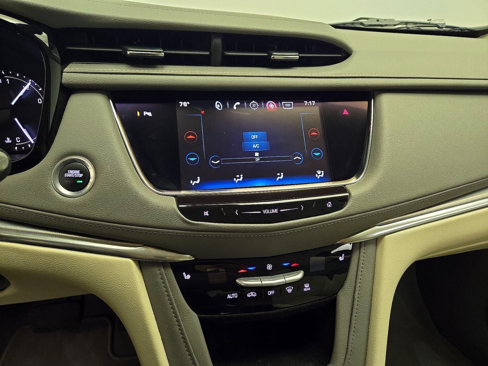 2017 Cadillac XT5 Luxury - Photo 18