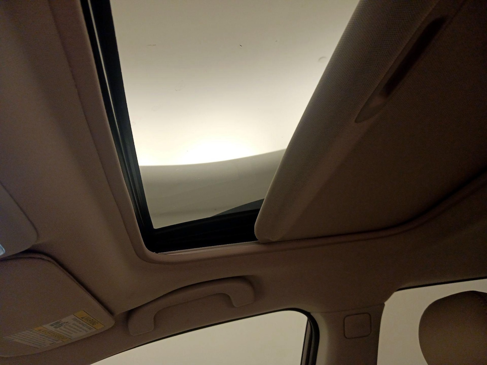 Sunroof(s) & Overhead Airbags