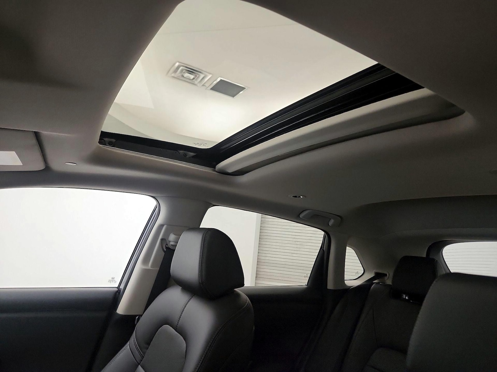 Sunroof(s) & Overhead Airbags