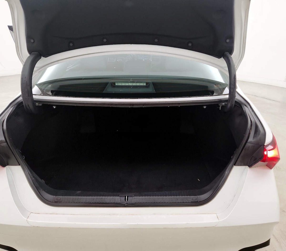 Trunk/Cargo (Seats Up)