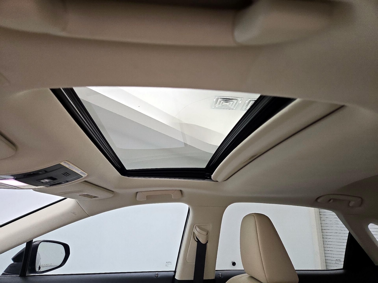 Sunroof(s) & Overhead Airbags
