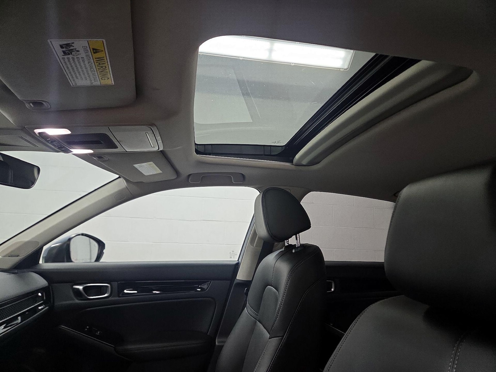 Sunroof(s) & Overhead Airbags