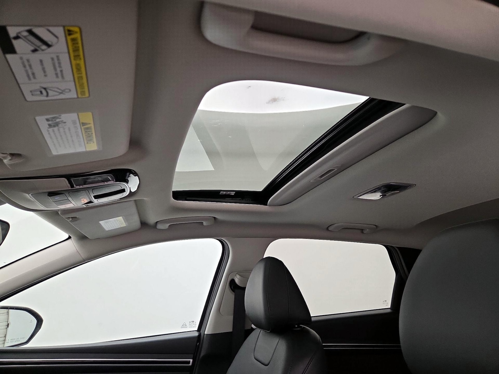 Sunroof(s) & Overhead Airbags