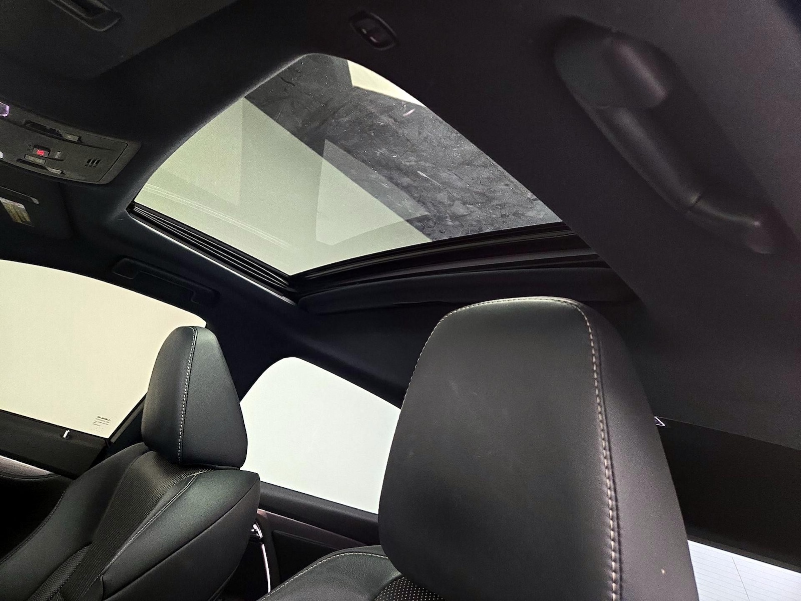 Sunroof(s) & Overhead Airbags