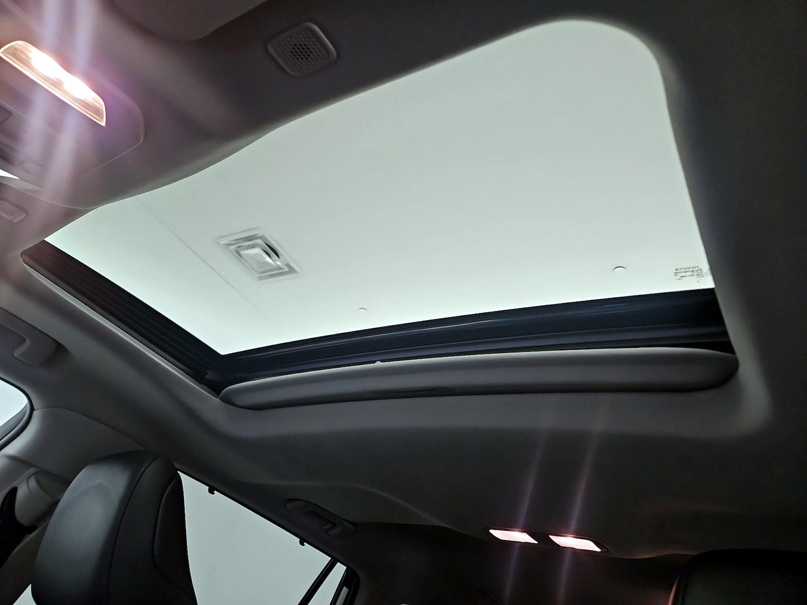 Sunroof(s) & Overhead Airbags