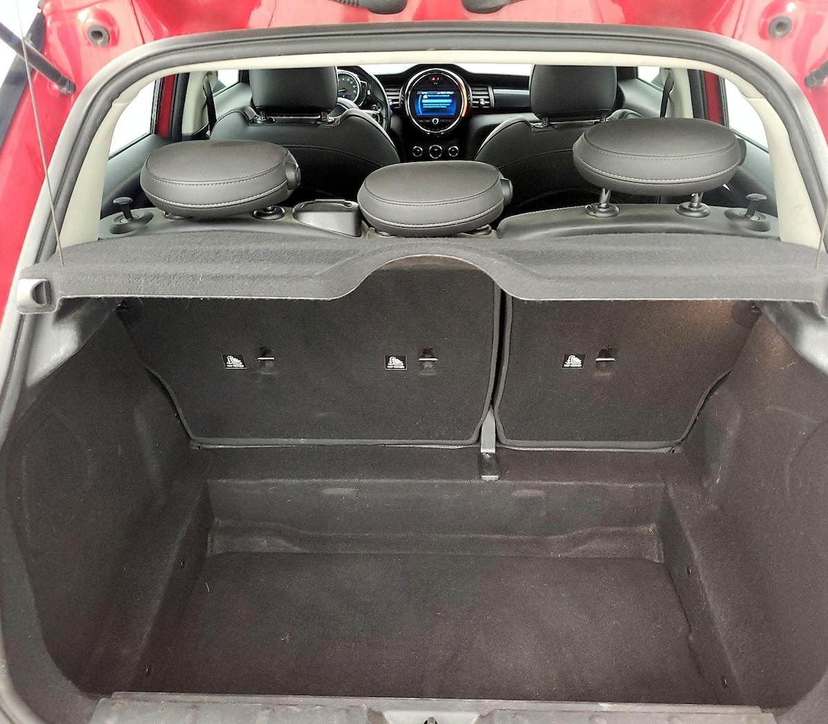 Trunk/Cargo (Seats Up)