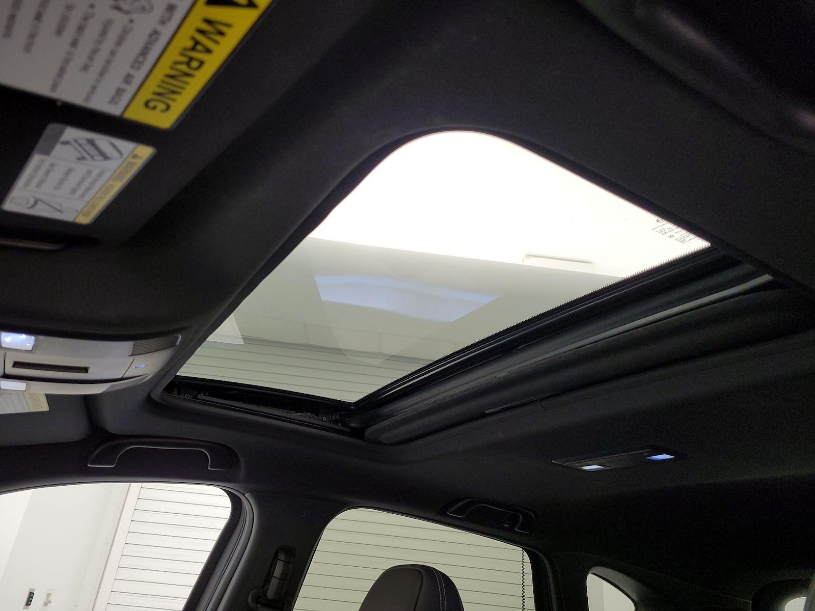 Sunroof(s) & Overhead Airbags