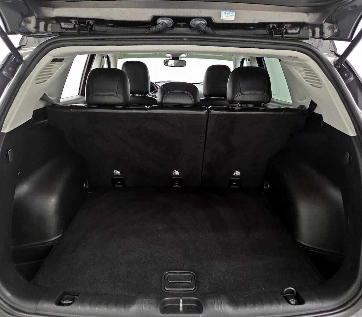 Trunk/Cargo (Seats Up)