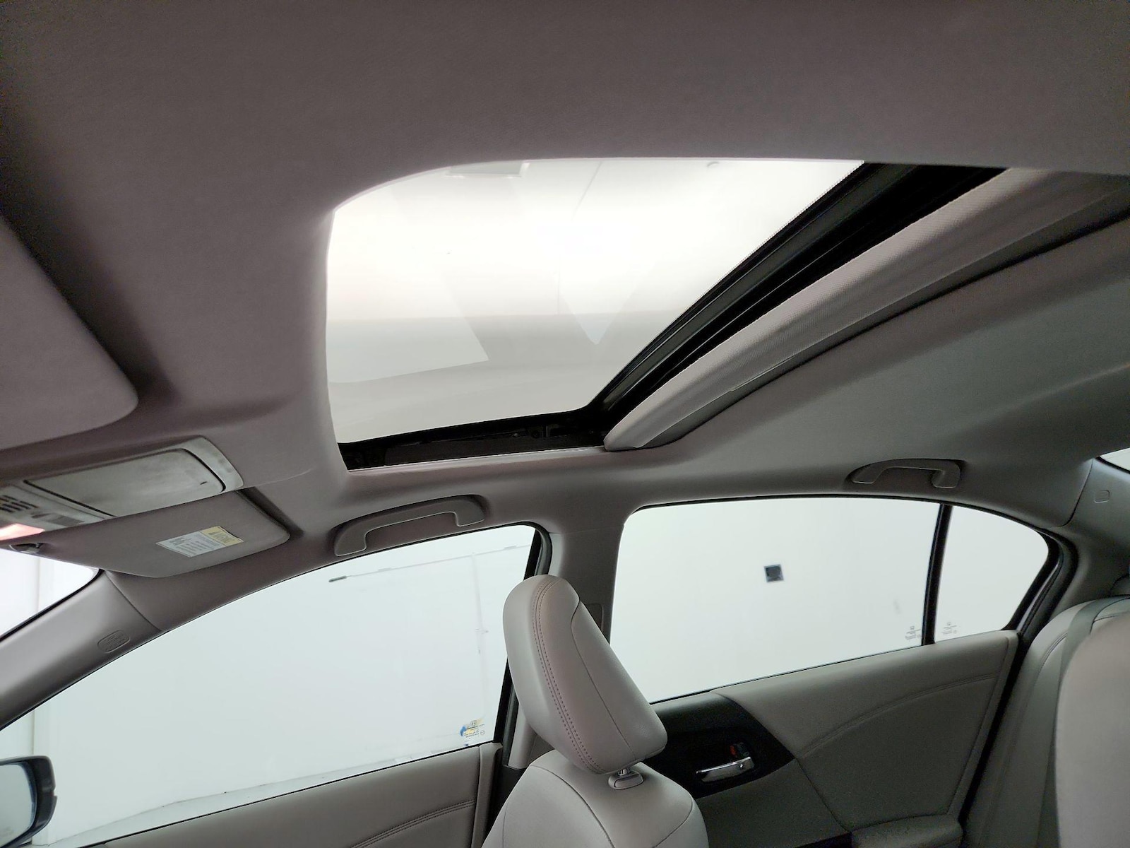 Sunroof(s) & Overhead Airbags