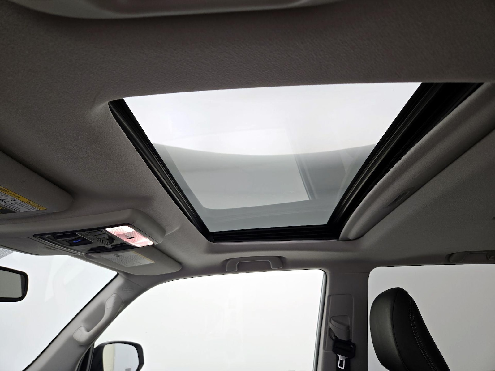 Sunroof(s) & Overhead Airbags