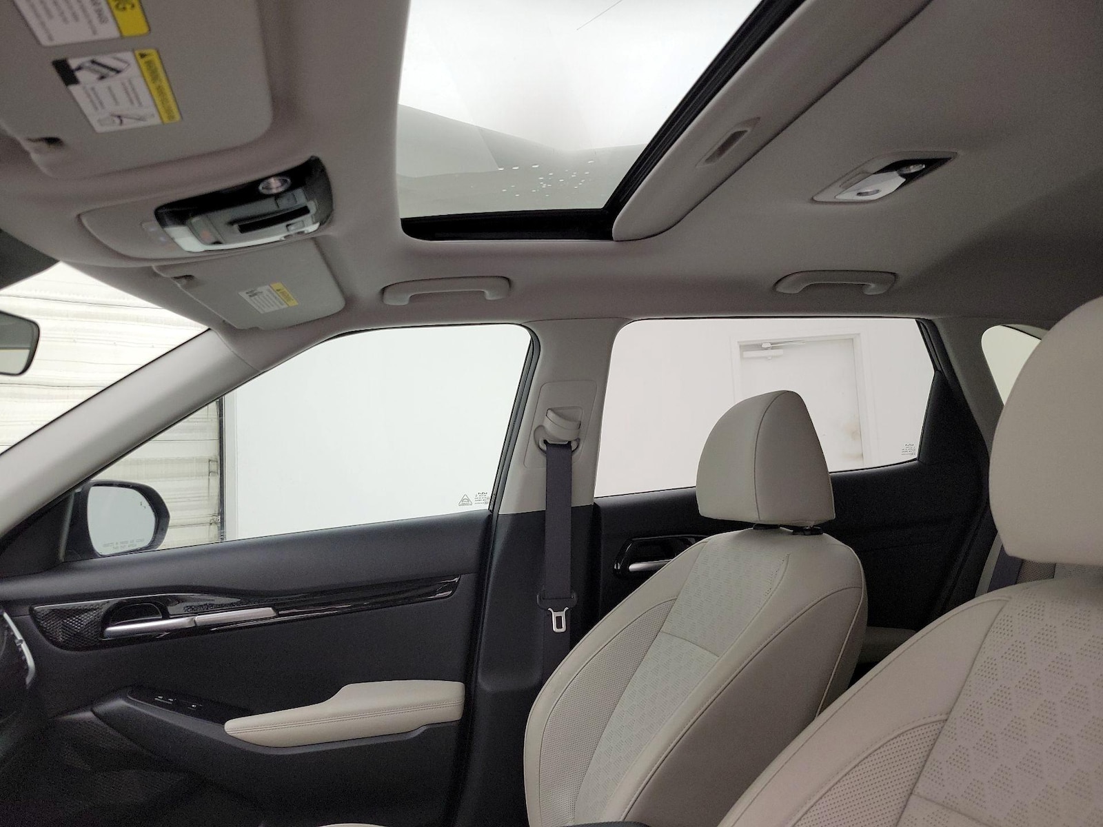 Sunroof(s) & Overhead Airbags