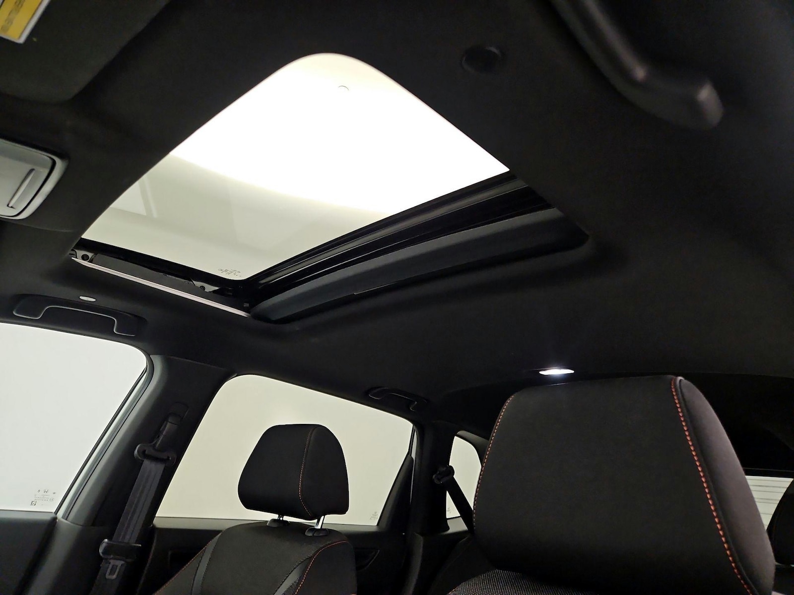 Sunroof(s) & Overhead Airbags