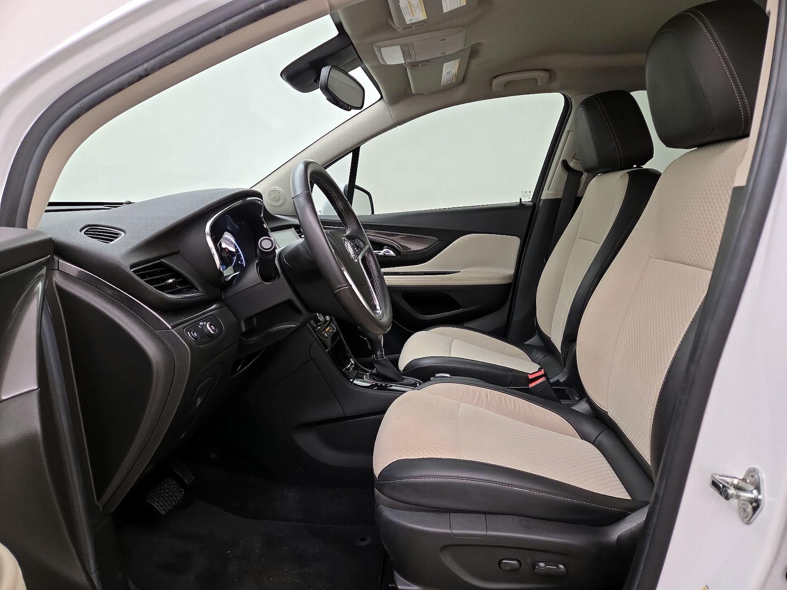 Power Seat(s) & Side Airbags