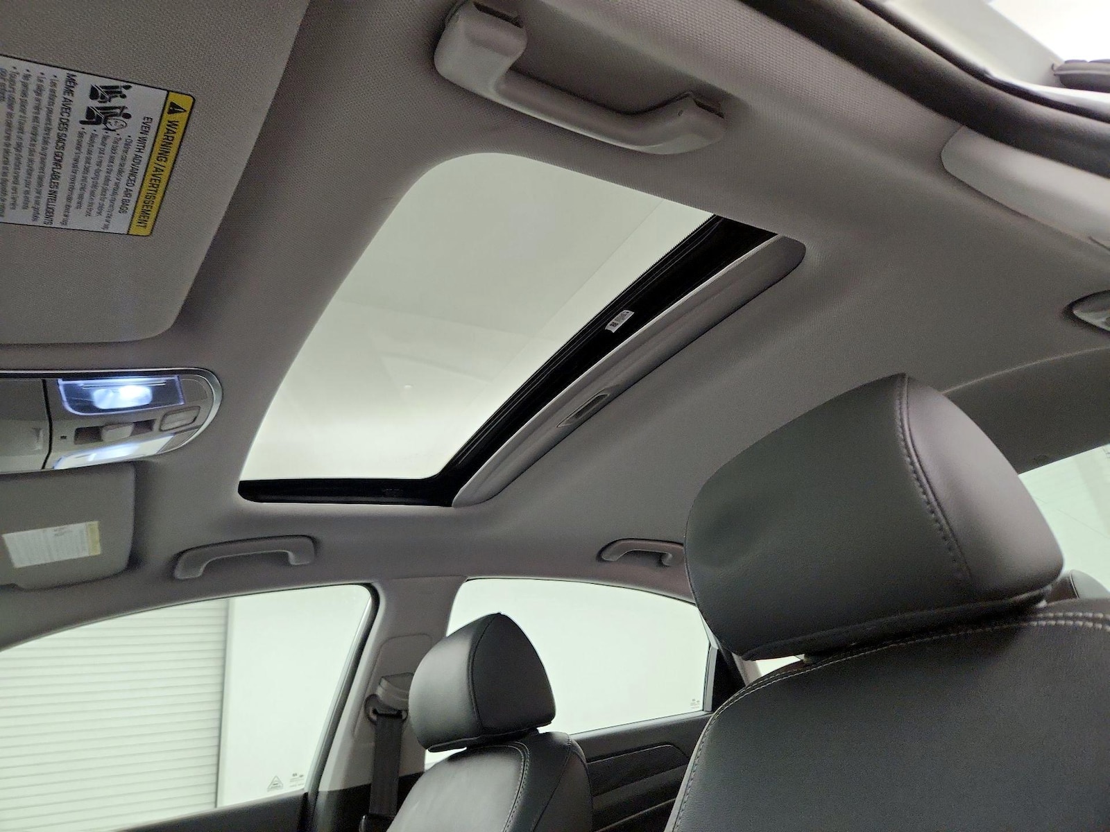Sunroof(s) & Overhead Airbags