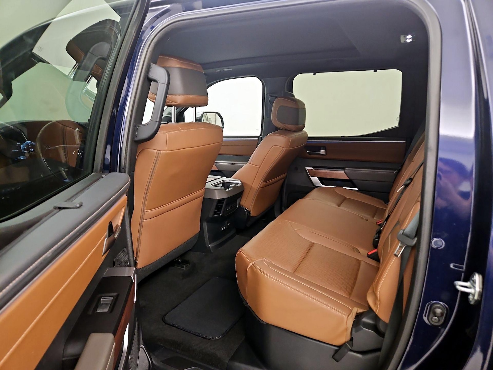 Rear A/C Seat(s)