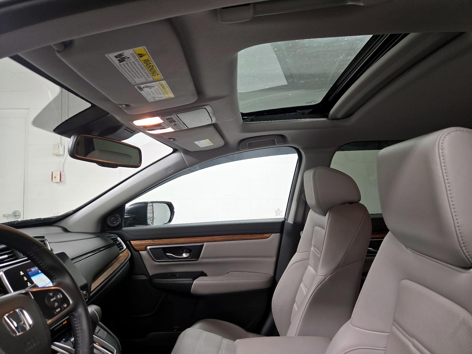 Sunroof(s) & Overhead Airbags