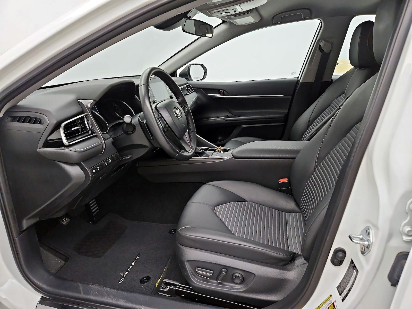 Power Seat(s) & Side Airbags