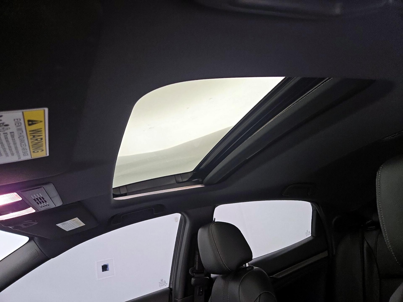 Sunroof(s) & Overhead Airbags