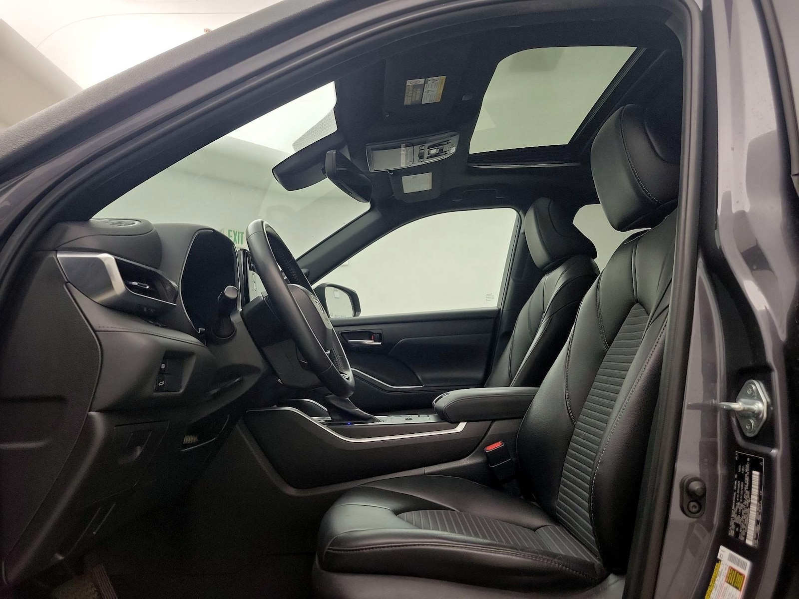 Sunroof(s) & Overhead Airbags