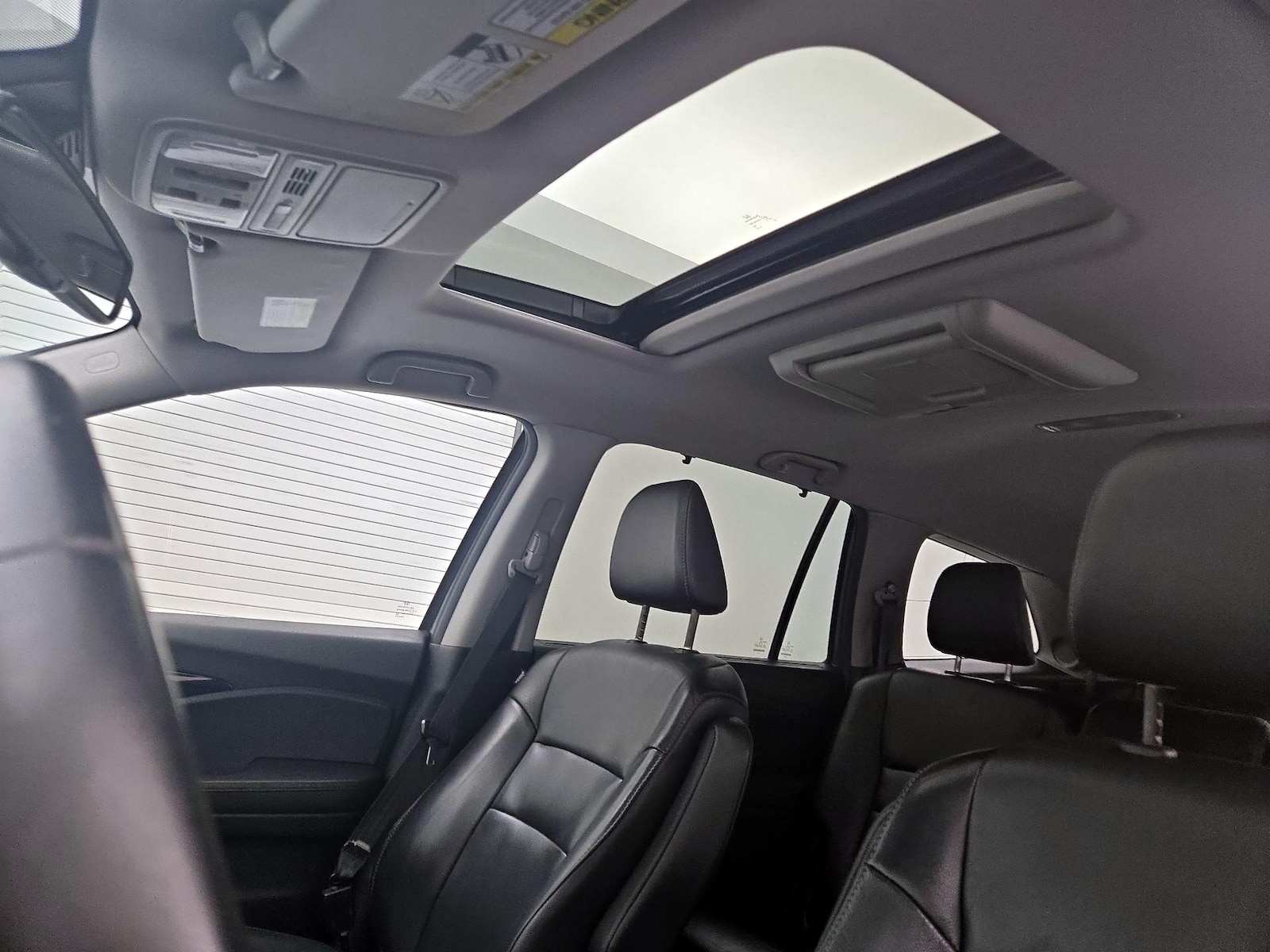 Sunroof(s) & Overhead Airbags